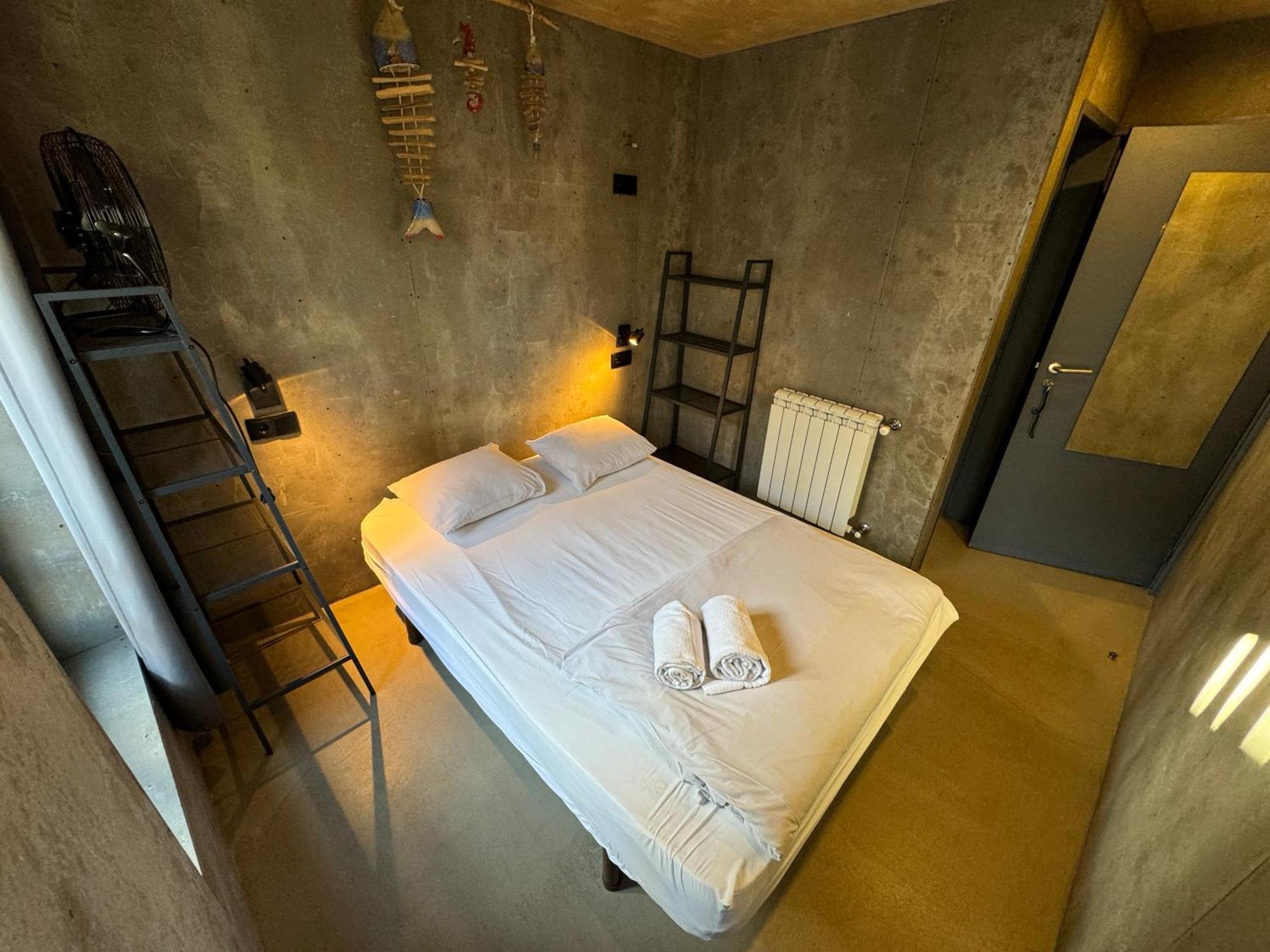 Sardines And Friends Hostel 06 포보아데바짐 외부 사진