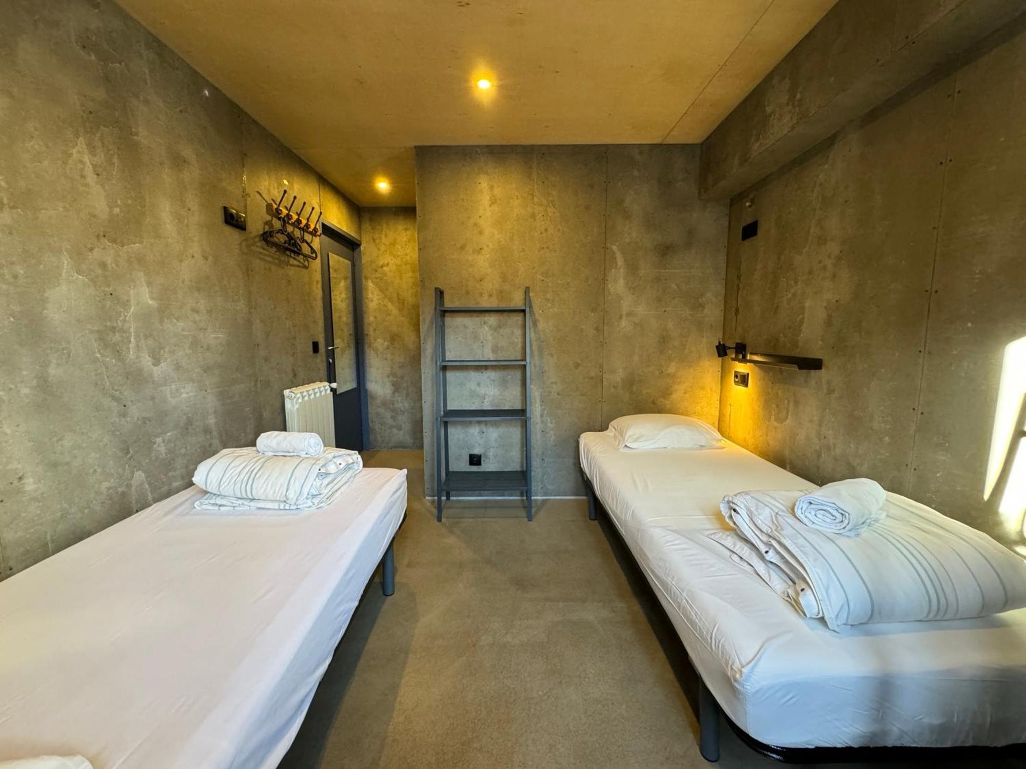 Sardines And Friends Hostel 06 포보아데바짐 외부 사진